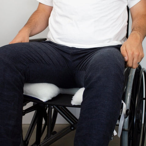 Coussin anti-escarres en forme de fer à cheval double face 44x44 cm