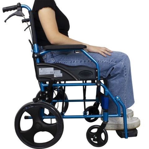 Fauteuil roulant pliant en aluminium avec freins sur les poignées, couleur bleue